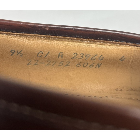 Johnston & Murphy Optima Sz 9.5 C Brown Leather Tassels Wing Tip Slip On Preppy - Picture 13 of 13